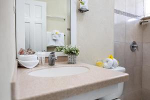 Adulo Apartments