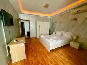 Summer Vibe Mamaia Summerland