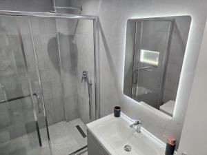 Kroi Luxury Beach Apartment