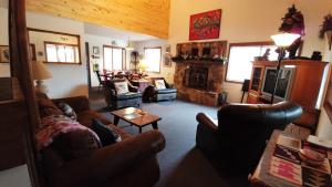 Birds and Bears Retreat