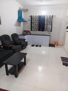 Indraneelam Inn