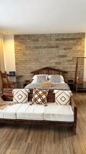 Modern Studio with Swimming Pool in Njiro, Arusha