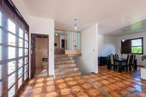 Casa. c Piscina e Varanda em Salvador API0062