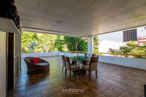 Casa. c Piscina e Varanda em Salvador API0062