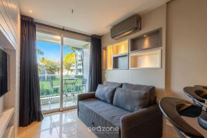 Apto. c Varanda em Cond. c Piscina LVT0031