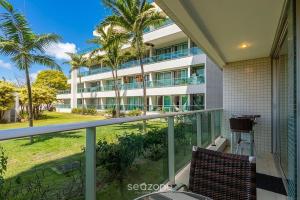 Apto. c Varanda em Cond. c Piscina LVT0031
