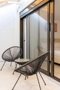 Julia Modern Studio with Balcony & Close to Monastiraki