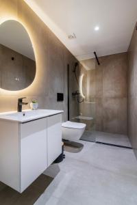 Julia Modern Studio with Balcony & Close to Monastiraki