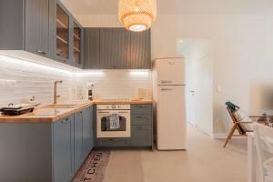 Vouliagmeni Suite 2 by Anothr