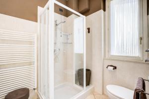 Alice Suite Terrace, lake view & Park - Happy Rentals
