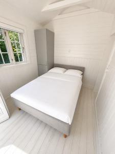 Hornbæk - 5 BR - Beach 650m - Forest 200m - Private Spa & Garden