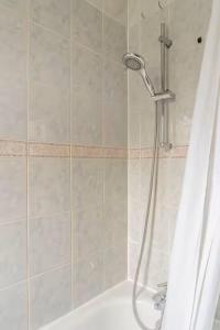 Guest Stay in Apartment in Stockwell - 10 mins to Central London