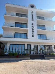 Queen Palace Luxury Hotel
