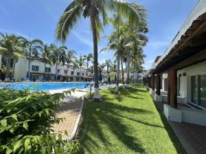 Amplia Villa 3 Recámaras con Alberca en Ixtapa