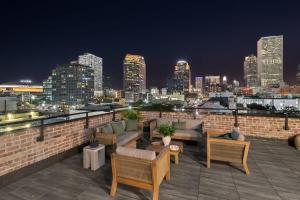 Suite Downtown Penthouse w Private Terrace Hotel