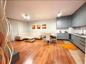 2 Bedroom Apartment Center