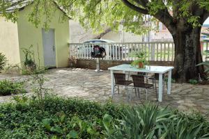Apartments with parking space Gornji Karin, Novigrad - 21514