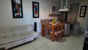 Apartamentos 2H cerca al Aeropuerto con 4 PISCINAS, Jacuzzi y Sauna by Molca Travel