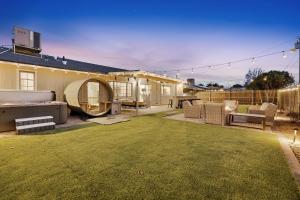 Private Spa Estate: Hot Tub Sauna Cold Plunge Game Room 3BR Sleeps 8