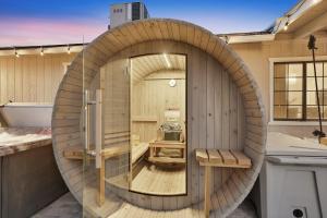 Private Spa Estate: Hot Tub Sauna Cold Plunge Game Room 3BR Sleeps 8