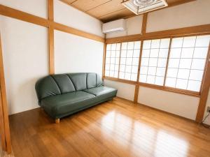 森に包まれる一棟貸し広々屋根付きウッドデッキでBBQを楽しむ那須の休日Cottage Nest