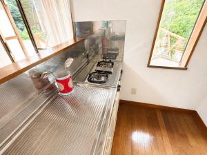 森に包まれる一棟貸し広々屋根付きウッドデッキでBBQを楽しむ那須の休日Cottage Nest