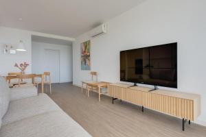 2Br Apt With Sea View & Pool, Câmara De Lobos