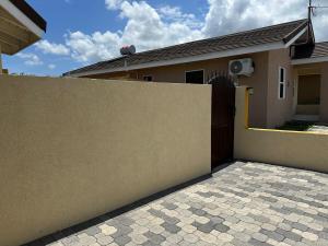 Paradise Harbour Tropical Luxury Retreat and Fully AC