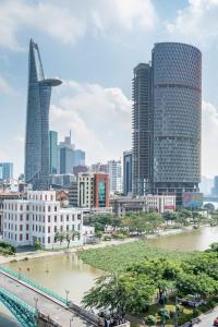 Functional Studio-Saigon Royal-Hanas Apart