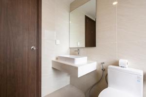 Saigon Royal Apartments for monthly stay 5 star building in center