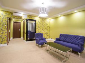 Suite room in Grand hotel Palacio