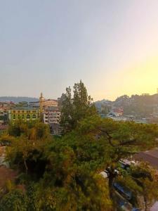 Group Accomodation in Town with Great Overlooking View