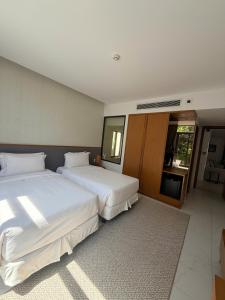 Luxury 3BR Private Pool Villa Wyndham Garden Cam Ranh Free Taxi Airport