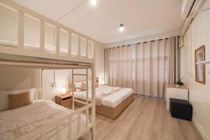 Siam Place - Spacious Family House in Bangkok