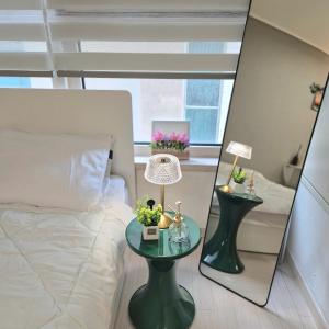 #3805 오픈할인,kangnam, sinnonhyeon 2min,명동,이태원,잠실,OTT,Queen Bed
