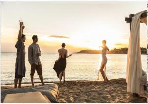 Vouliagmeni Square Residence Elegant Riviera Stay