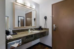 Quality Inn & Suites Silverdale Bangor-Keyport