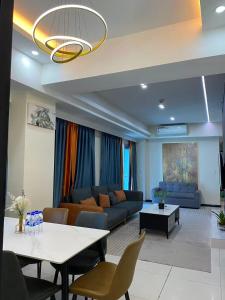 Spacious 3BR Condo Seaview Pool View Apt near Okada Manila, NAIA & MOA