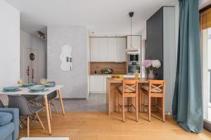 Lumina I Apart 2BR with Balcony & Parking I Coffee Maker