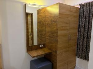 Hotel Sai Krish Grand Pallavaram