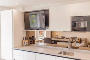 Luxury Oxford Flat
