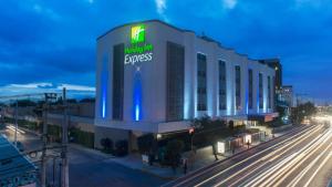 Holiday Inn Express Mexico- Toreo by IHG