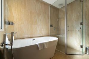 Royal Riverside Hoi An Hotel-Newly Renovated & Reopened