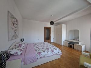 The Kings Apartment