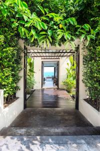 Villa Sukham Luxury Hillside Ocean Views
