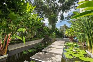Villa Sukham Luxury Hillside Ocean Views