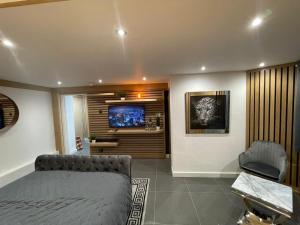 Hendham House - Near Etihad Stadium, CoOp Live Arena, AO Arena, Piccadilly Train Station & Manchester City Centre