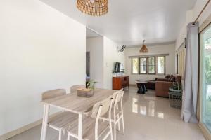 Villa Sunray - 2BR Beach Access Cozy House