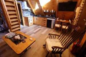Heartland handmade wooden cabins