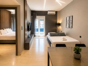 ES Apartments ARION-Luxury King Bed-Sleeps 4-City Center